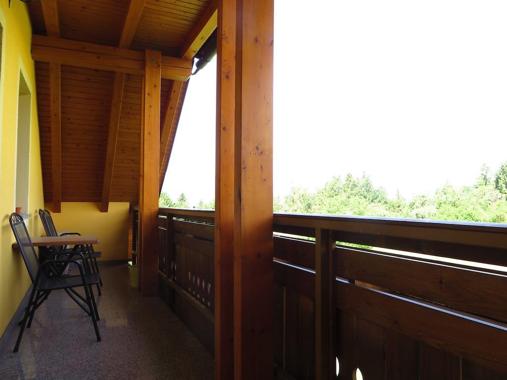Country House Apat Sostanj Phòng bức ảnh